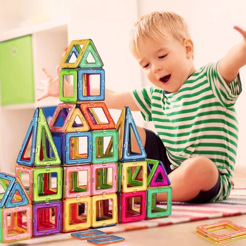 MagniBlocks Blocos Magnéticos Coloridos - Criatividade Materna