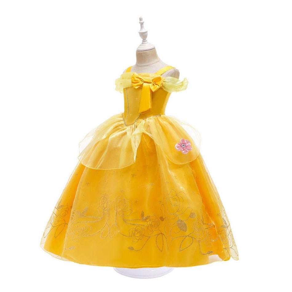 Vestir-se como personagem Vestir como Bela Vestimenta elegante Vestido de princesa Universo encantado Traje autêntico Sonhos realizados Sonho de princesa Realeza infantil Princesa da Disney Princesa clássica Moda infantil Magia dos contos de fadas Festa a fantasia