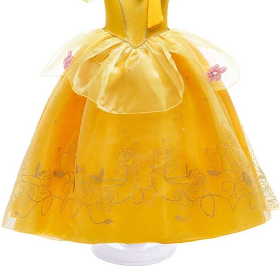 Vestir-se como personagem Vestir como Bela Vestimenta elegante Vestido de princesa Universo encantado Traje autêntico Sonhos realizados Sonho de princesa Realeza infantil Princesa da Disney Princesa clássica Moda infantil Magia dos contos de fadas Festa a fantasia